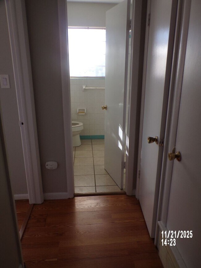 Building Photo - Pet Friendly!!