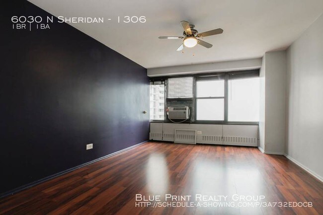 Foto del edificio - 1 bedroom  1 bath Condo with Lake front views