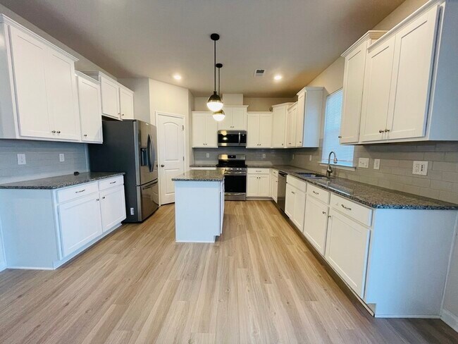 Building Photo - 729 Willshire Falls Dr