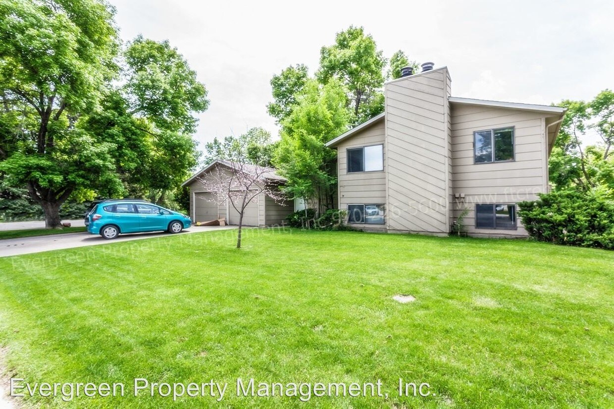 Foto principal - 917-917 Camelot Ct