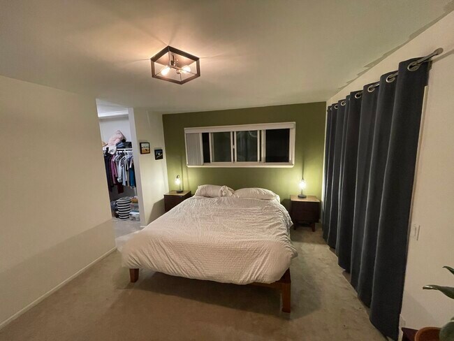 Foto del edificio - 7560 Cathedral Oaks Rd