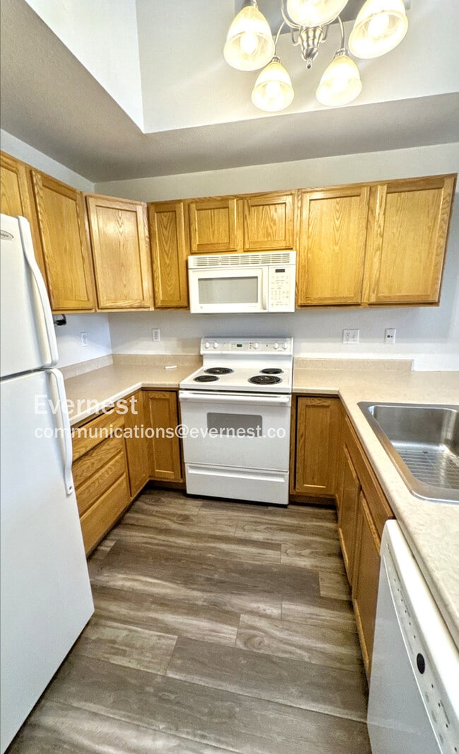 Building Photo - Spacious 2 Bedroom Condo in Littleton / Ne...