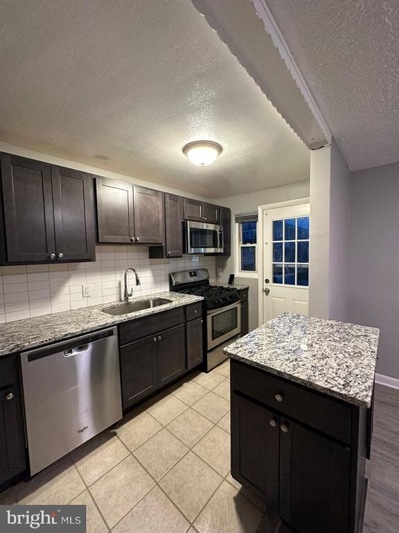 Foto principal - 7837 St Boniface Ln