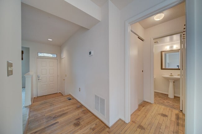 Foto del edificio - Live in One of America’s Best Places – Stu...