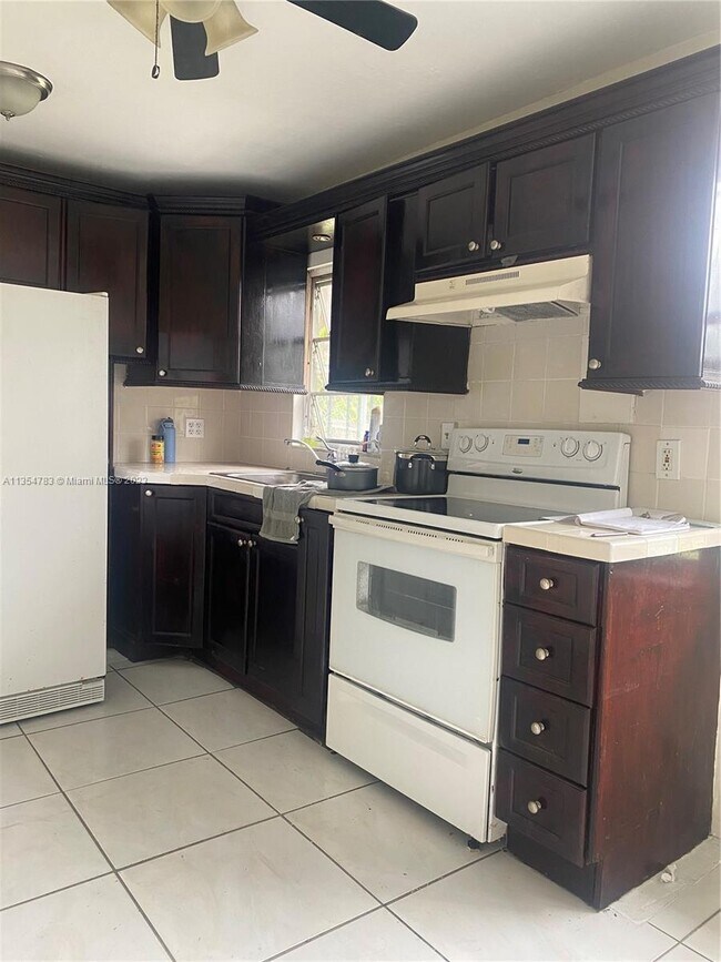 Foto del edificio - 3104 NW 21st Ave