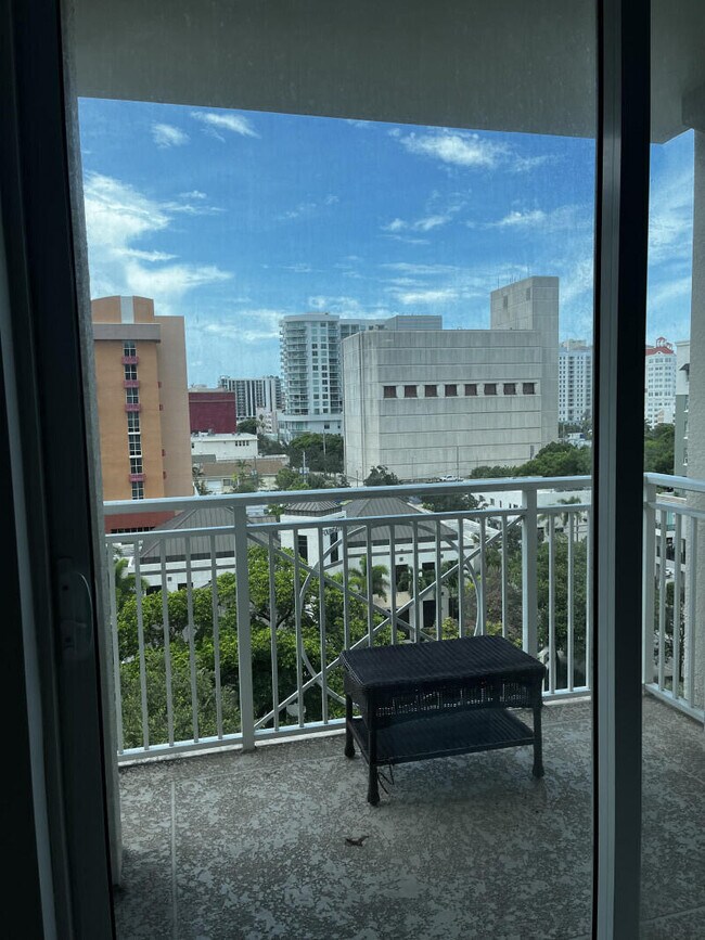 Foto del edificio - 480 Hibiscus St