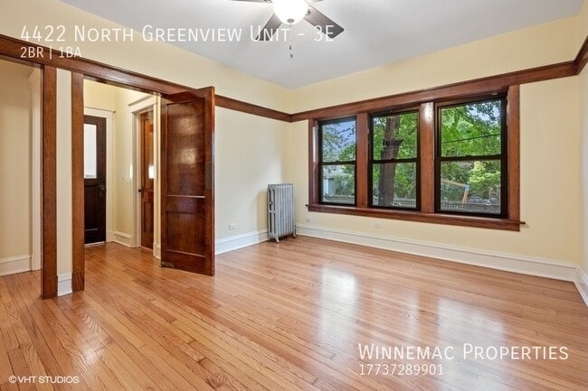 Building Photo - 4422 N Greenview Ave