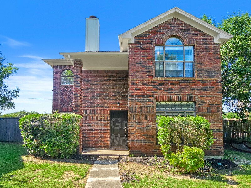Primary Photo - 6128 Los Robles Ln