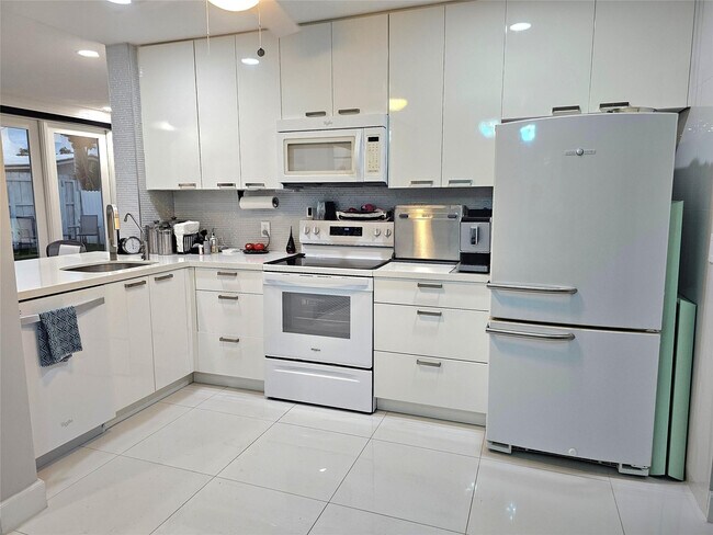 Foto del edificio - 3680 NE 16th Ave