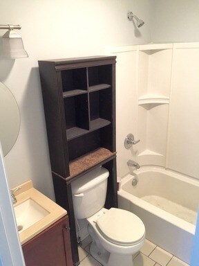 Foto del edificio - Pretty fantastic updated Duplex within walking distance of the Greenway.  $1525/mo