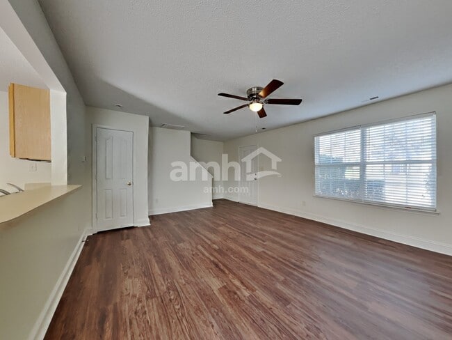 Building Photo - 109 Peterborough Dr