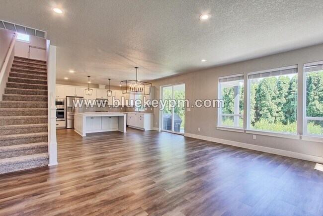Foto del edificio - 4 Bed, 3 Bath Home in Walnut Grove Near An...