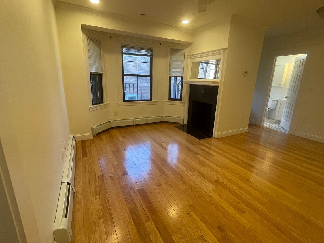 Photo - 219 Commonwealth Ave (Newton, MA)