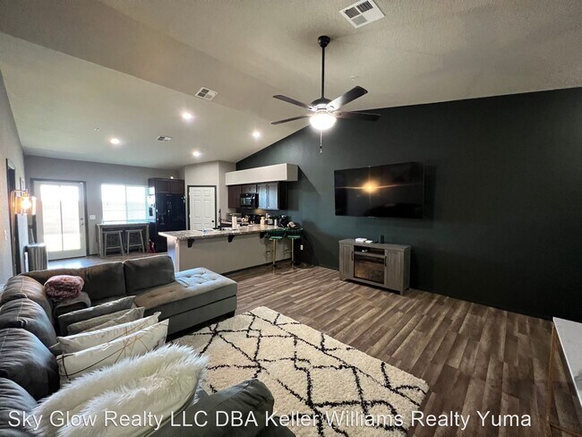 Foto del edificio - 2 br, 2 bath House - 7293 E. 39th Pl.