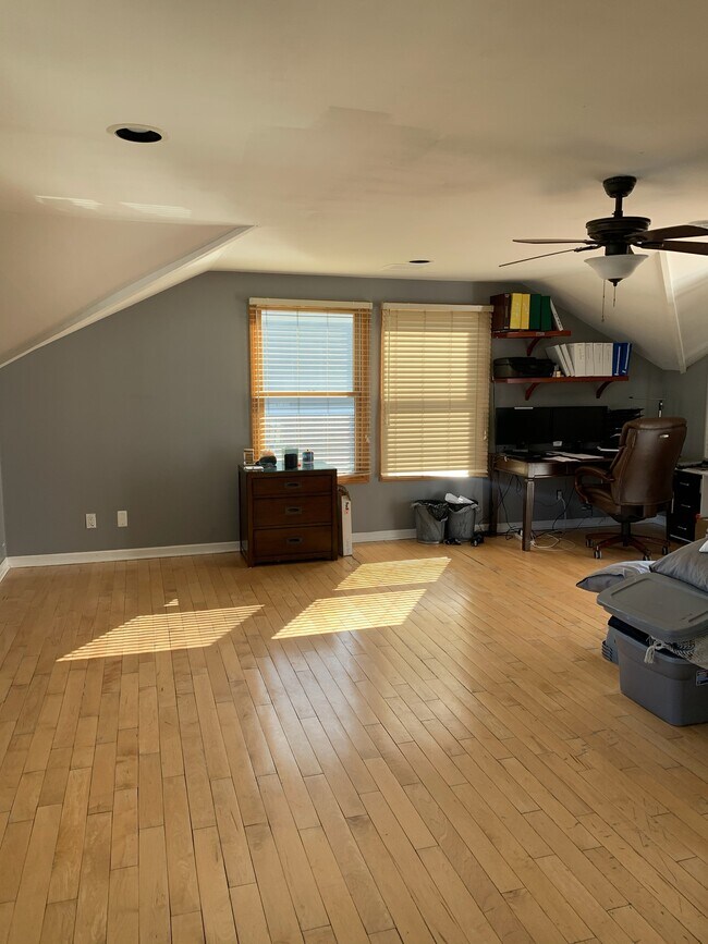 loft - 950 Chestnut St