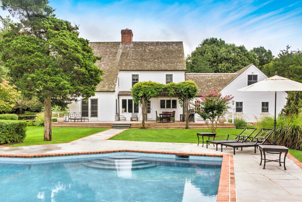 9985 Peconic Bay Blvd, Laurel, NY 11948 House Rental in Laurel, NY