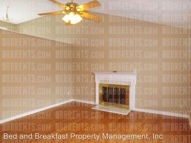 Building Photo - 3 br, 2 bath House - 107 Elliot Avenue,