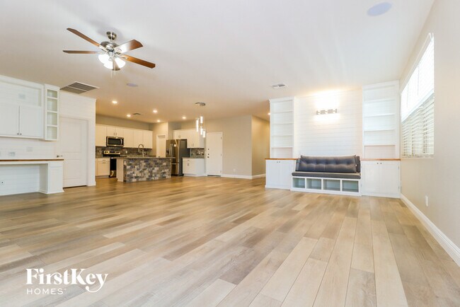 Foto del edificio - 8920 W Jefferson St
