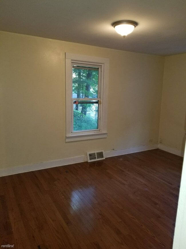 Building Photo - 2 br, 1 bath House - 2 Maiden Ln