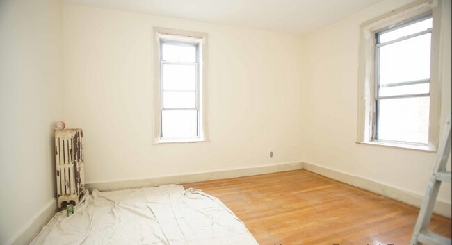 Foto del edificio - 6735 Ridge Blvd