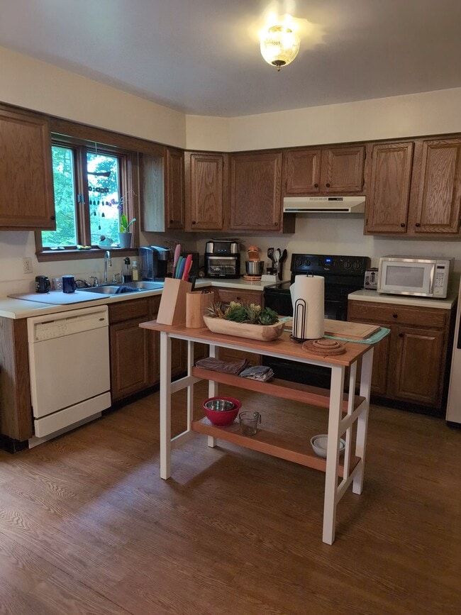 kitchen - 508 Becker St
