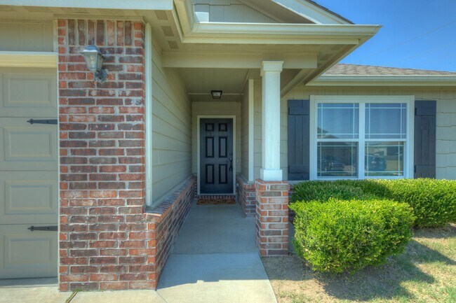 Building Photo - FOR LEASE | Jenks Home | 4 Bed, 2.5 Bath $...