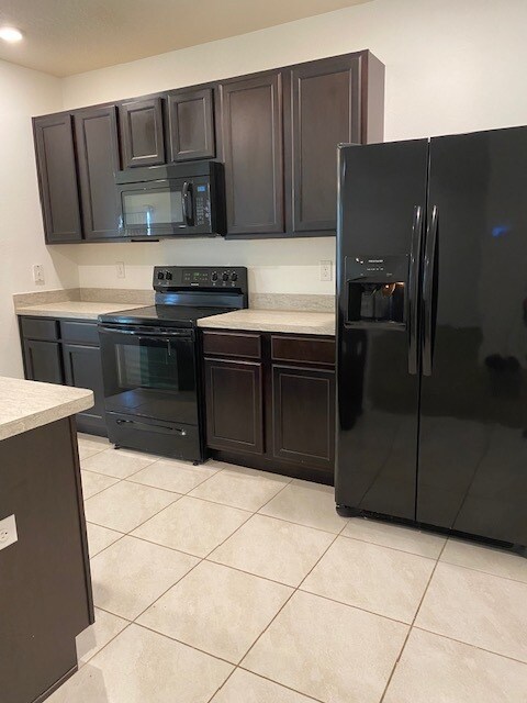 Foto del edificio - 175 Grove Branch Rd