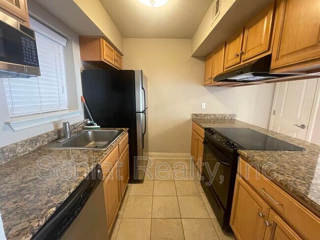 Building Photo - 3805 Houma Blvd