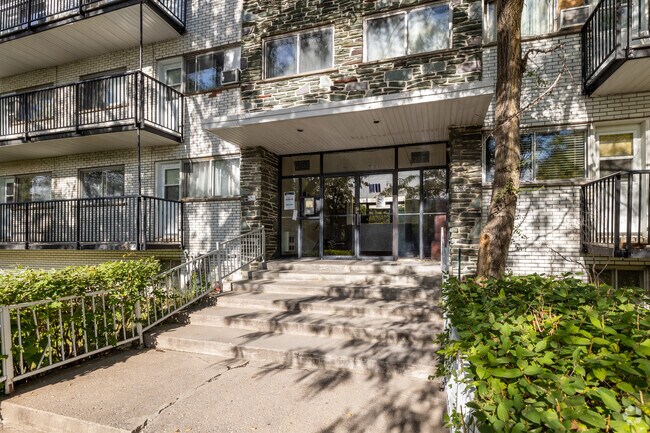 Photo du bâtiment - 6750-6840 Rue D'avila