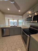 Building Photo - 9 Royal Palm Way