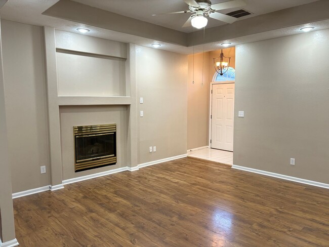 Building Photo - 3 Bedroom All Brick Home Southwest Springf...