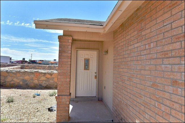 Building Photo - 4100 Tierra Venado Dr