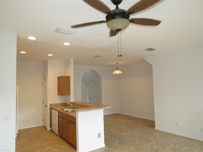 Building Photo - 2 br, 2.5 bath Townhome - Barclay Reserve
