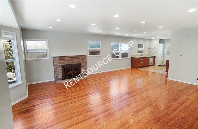 Foto del edificio - Adorable 3 Bedroom Home Available in Grana...