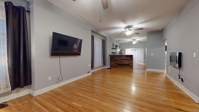 Building Photo - Excellent Location, Large Four Bedroom Bre...