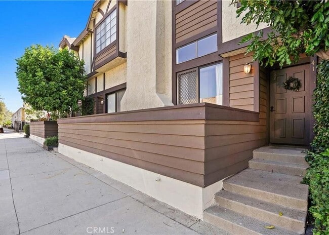 Building Photo - 19355 Sherman Way