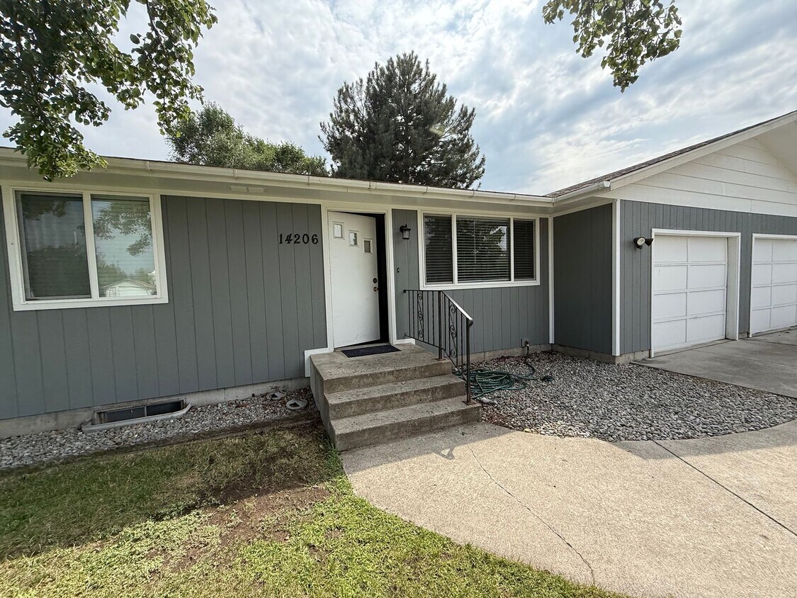 Foto principal - Valley 3 bed 1.5 bath