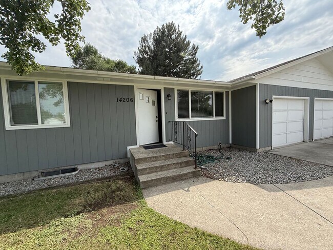 Building Photo - Valley 3 bed 1.5 bath