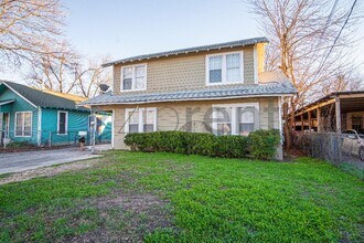 Building Photo - 526 Cooper St