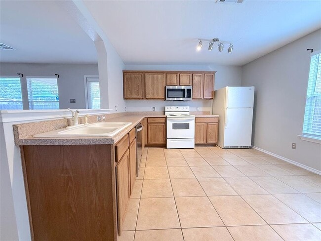 Building Photo - 5628 Colinton Ave