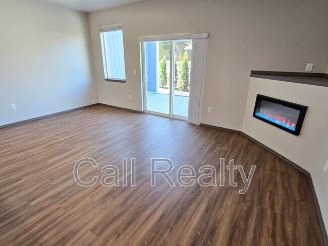 Foto del edificio - 308 S Clinton Ln