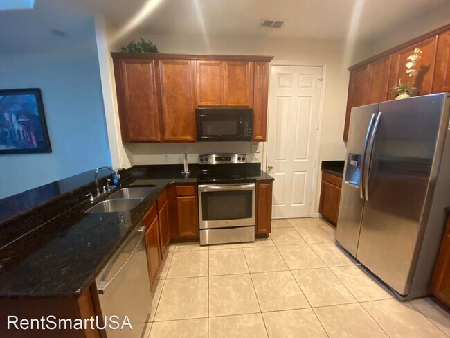 Building Photo - 3 br, 2.5 bath House - 2034 Chatham Place Dr.