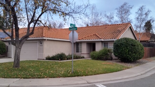 Foto del edificio - 5033 Charter Rd
