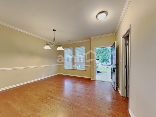 Foto del edificio - 1606 Hayesville Dr