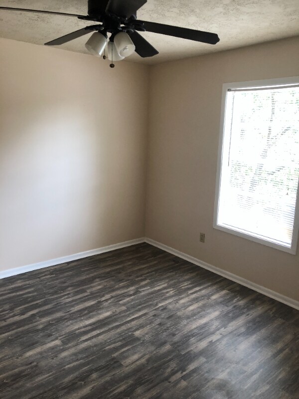 Building Photo - 2408 Bosque Dr