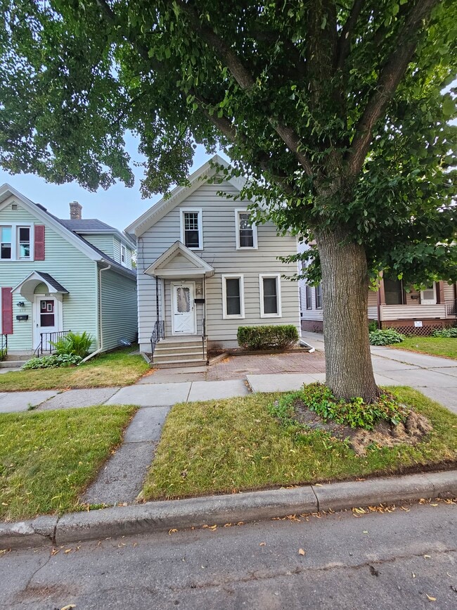 Building Photo - 619 End Ct