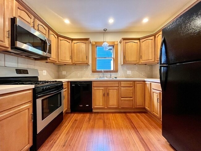 Foto del edificio - 32-34-34 Crescent Hill Ave