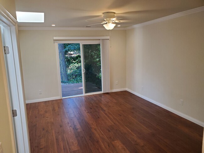 Building Photo - 30103 Palomares Rd