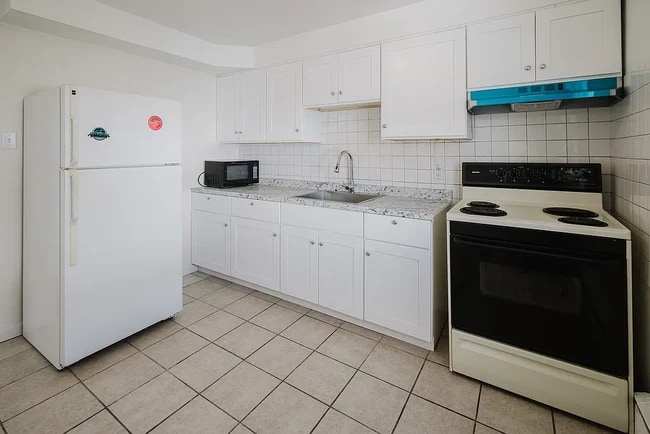 Building Photo - 3930 Bailey Ave