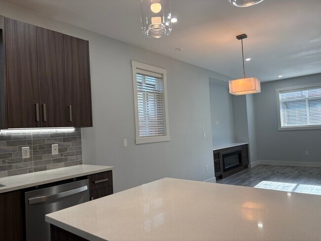 Photo du bâtiment - 1015 Stockwell Ave